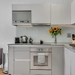 Regent\'s Park Modern Two Bed Apartment